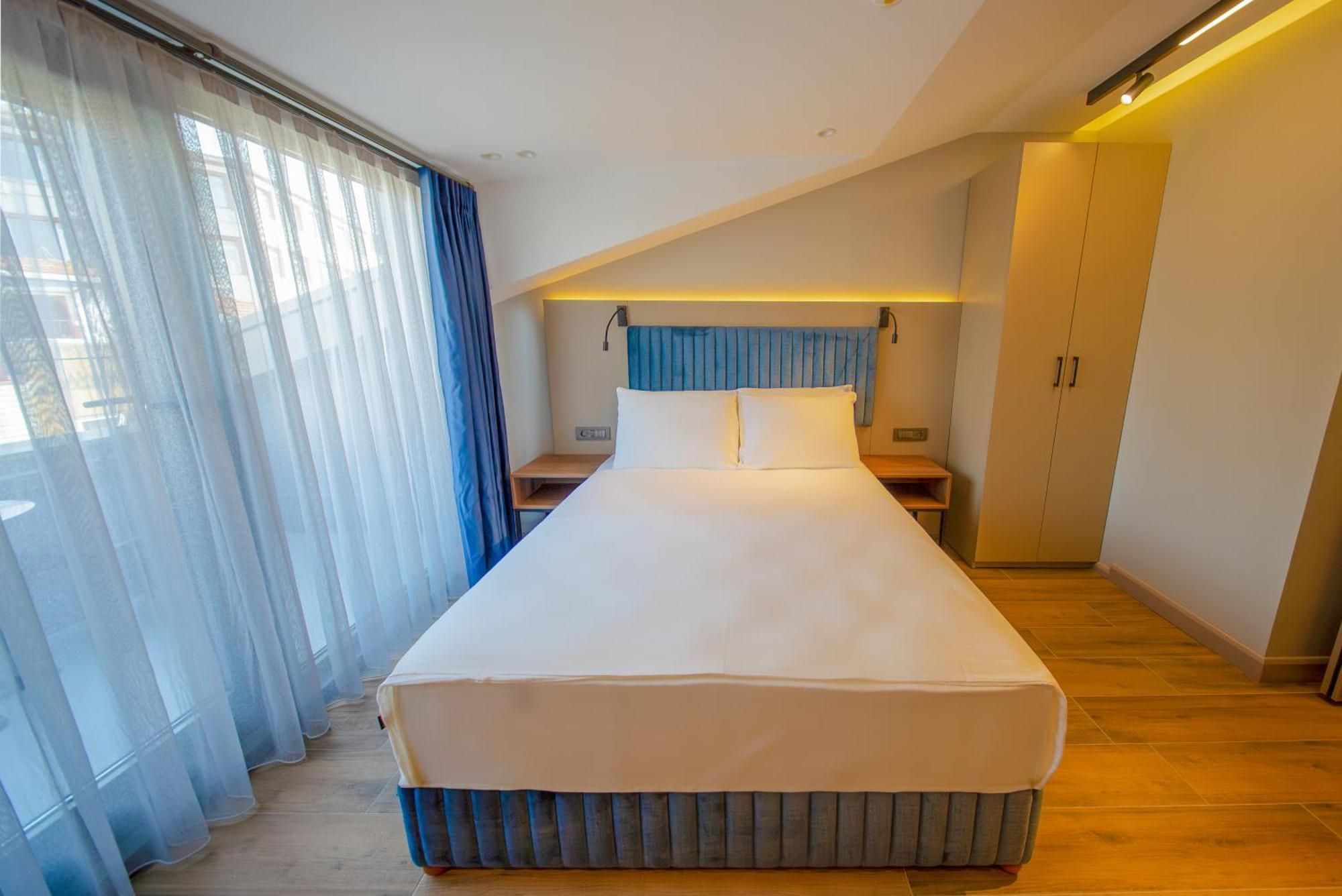 The Palm Bosphorus Hotel Istanbul Bagian luar foto