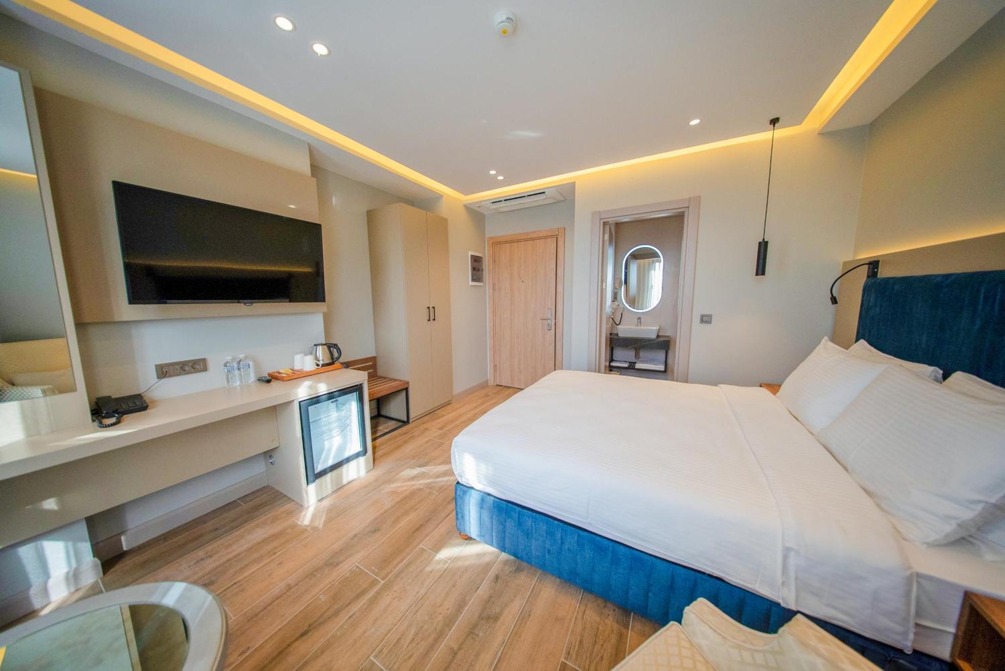 The Palm Bosphorus Hotel Istanbul Bagian luar foto