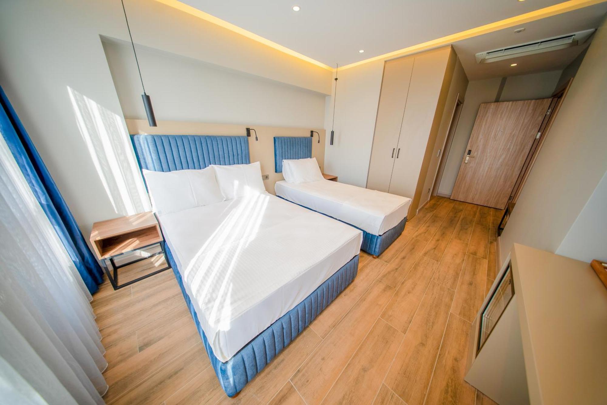 The Palm Bosphorus Hotel Istanbul Bagian luar foto