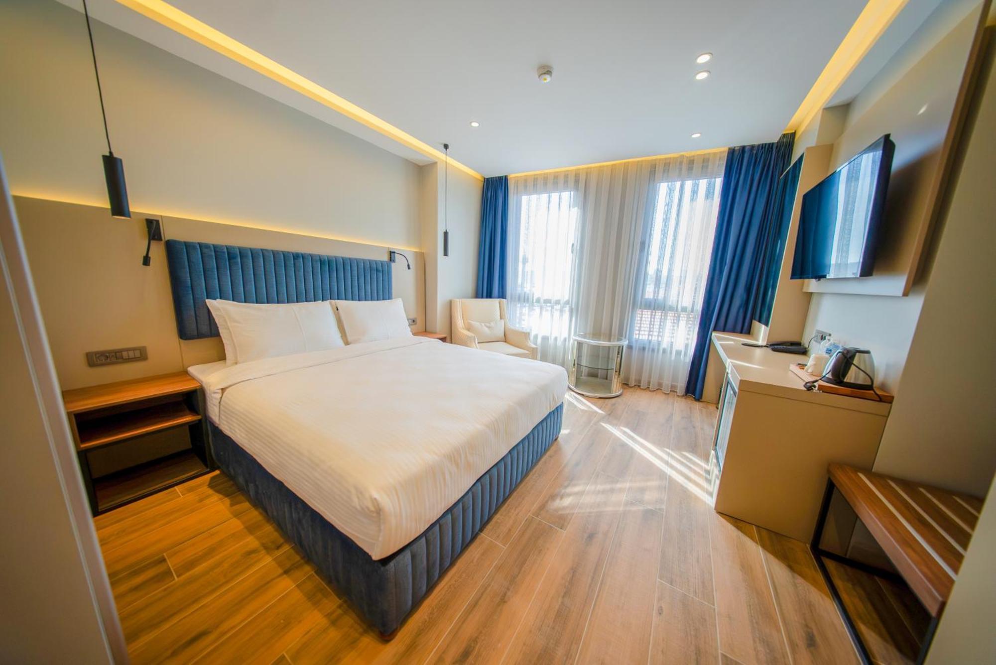 The Palm Bosphorus Hotel Istanbul Bagian luar foto